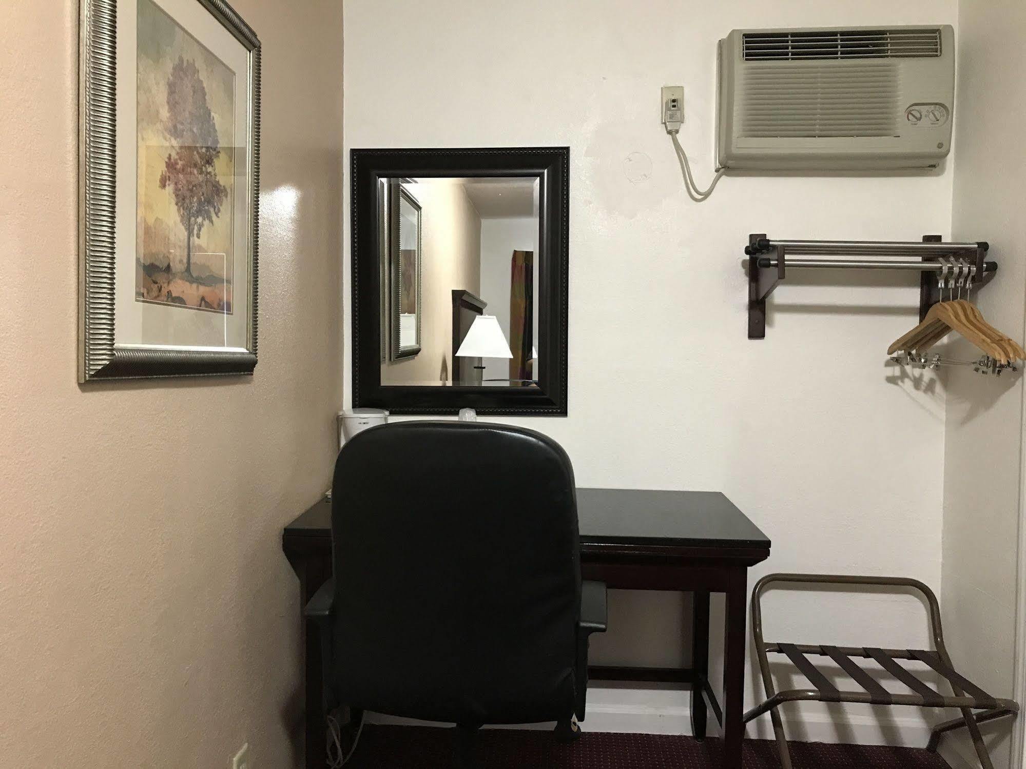 Townhouse Motel Уид Экстерьер фото