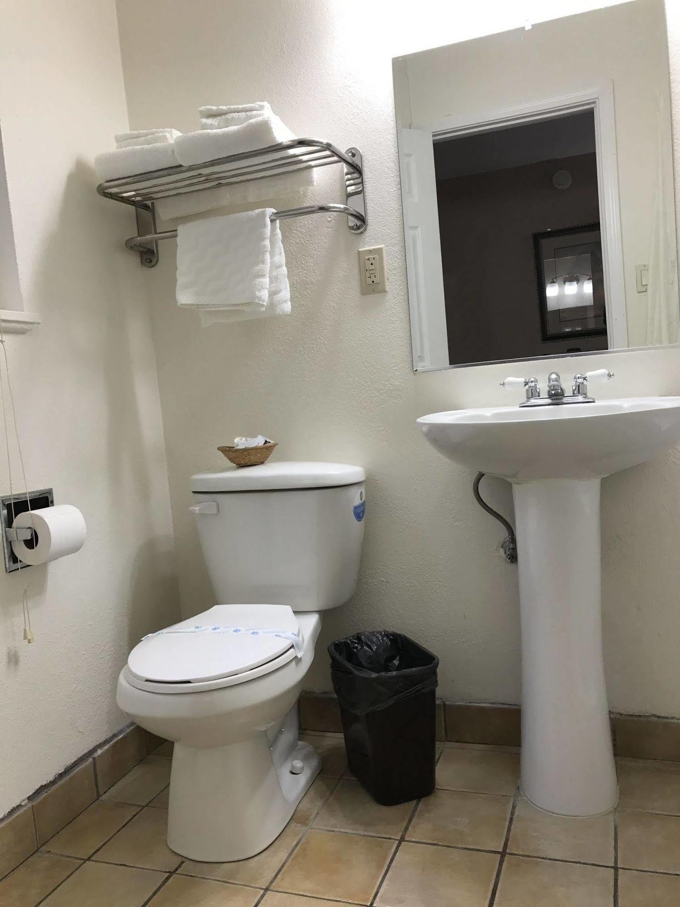 Townhouse Motel Уид Экстерьер фото
