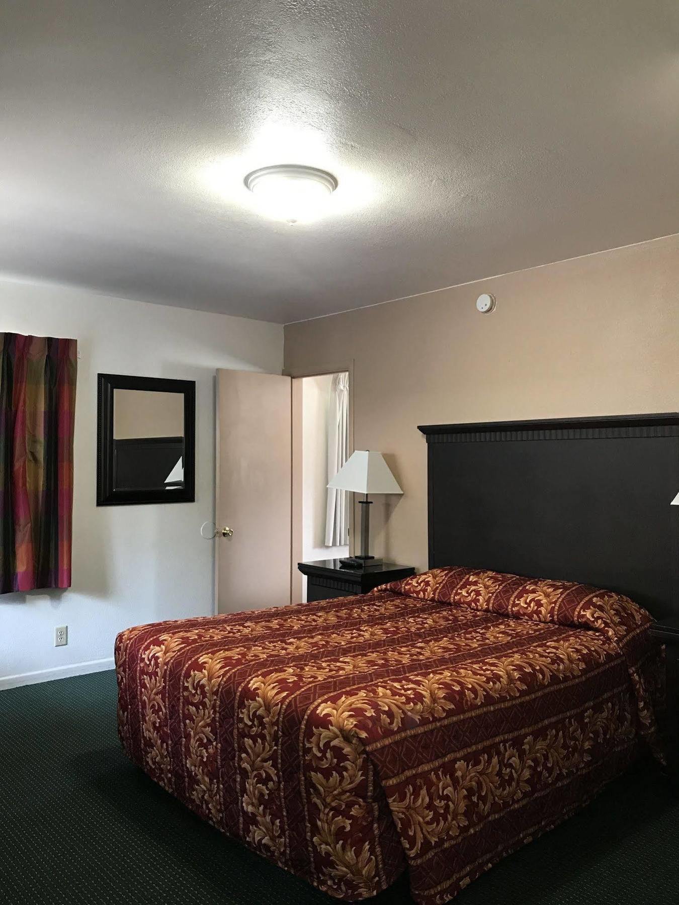 Townhouse Motel Уид Экстерьер фото